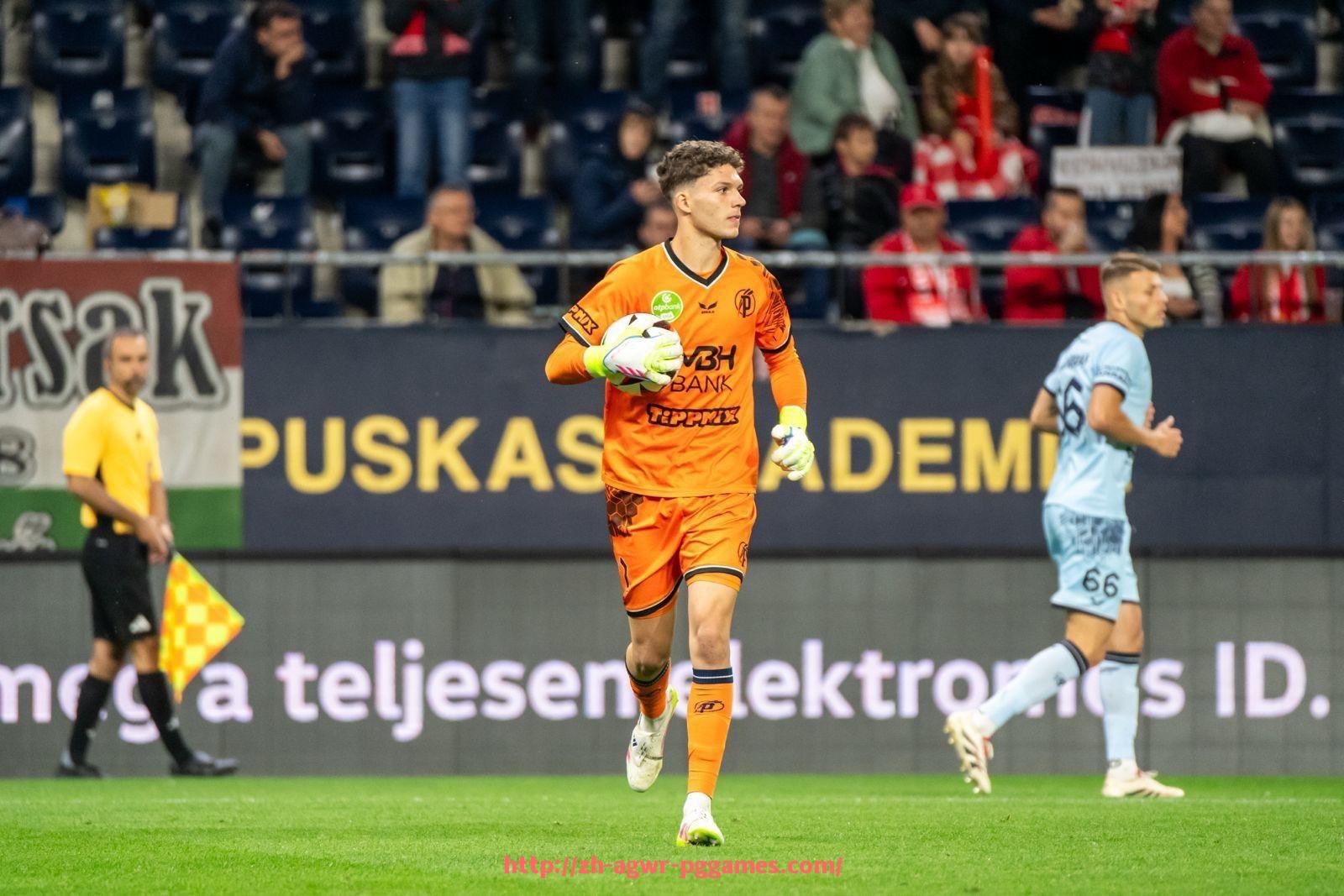 pg电子在线下载-世俱杯历届冠军盘点与夺冠路径详解